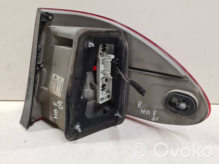 Mercedes-Benz E W211 Luci posteriori A2118202764