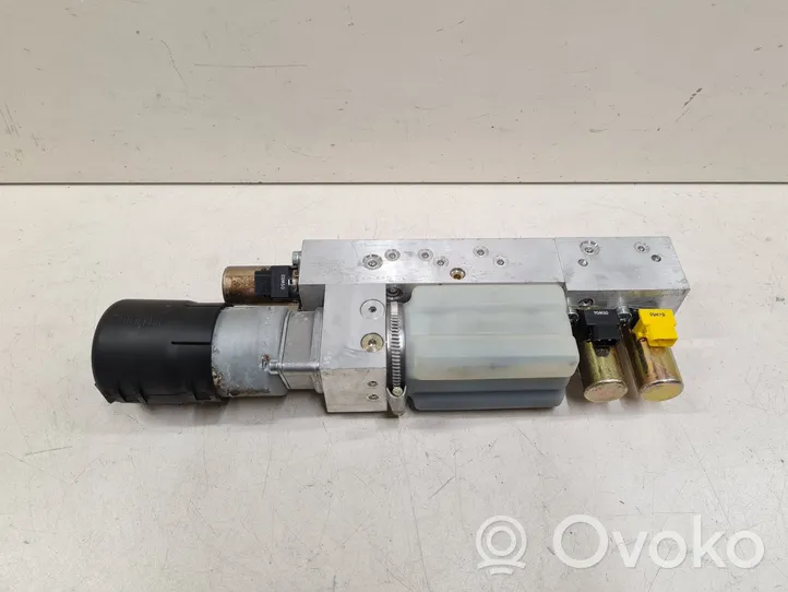 BMW 6 E63 E64 Convertible roof hydraulic pump 