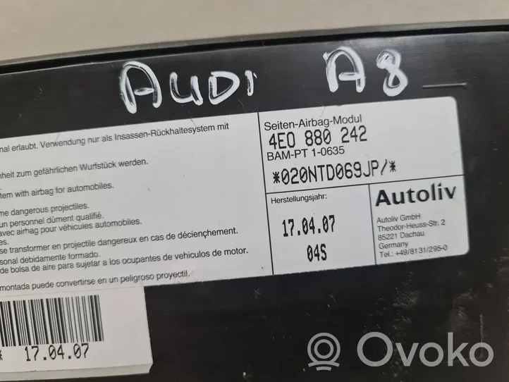 Audi A8 S8 D3 4E Istuimen turvatyyny 4E0880242