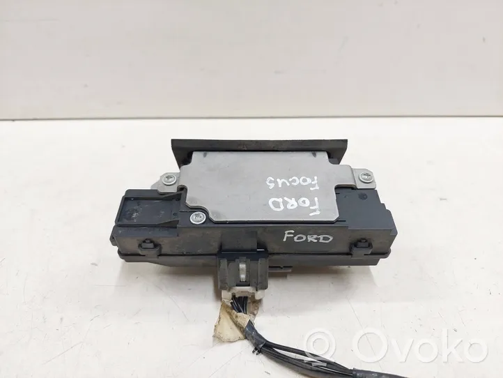 Ford Focus Zamek klapy tylnej / bagażnika 3M51R442A66