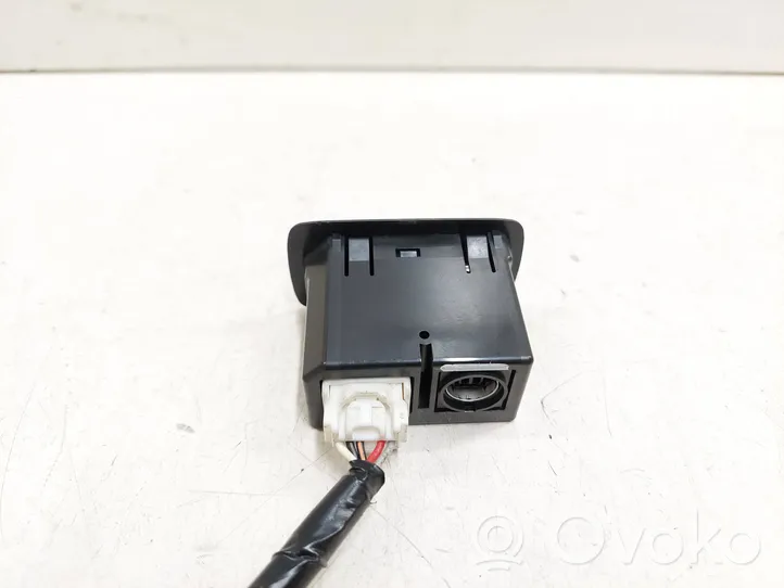 Subaru Forester SH Connettore plug in AUX 0D15