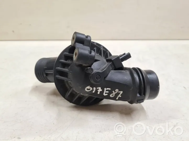 BMW 1 E81 E87 Boîtier de thermostat 7552403