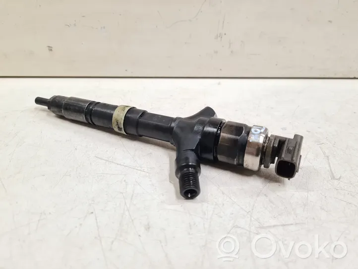 Toyota Corolla Verso E121 Injecteur de carburant 236700G010