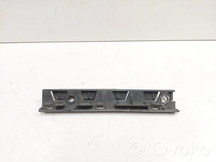 BMW 5 E60 E61 Supporto di montaggio del parafango 7066227