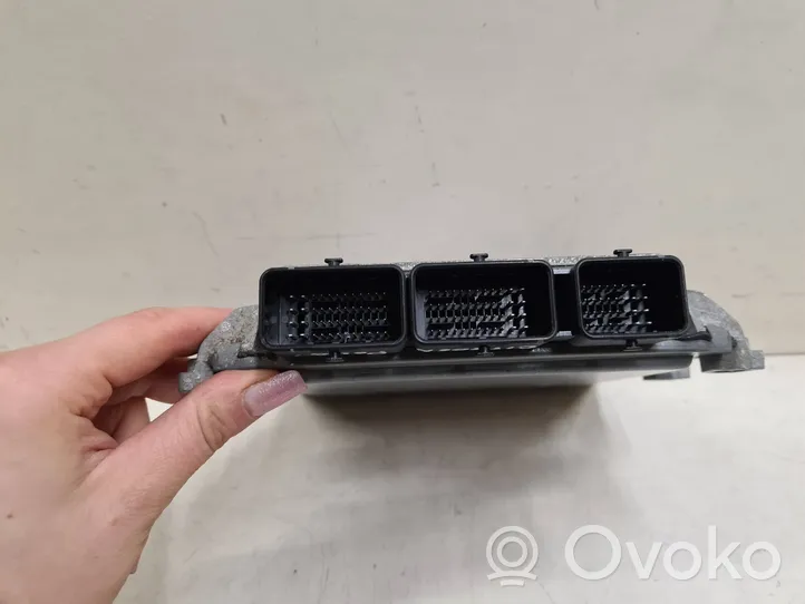 Citroen C4 I Picasso Moottorin ohjainlaite/moduuli 9666095880