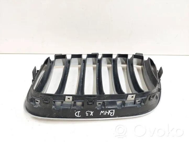 BMW X3 F25 Griglia superiore del radiatore paraurti anteriore 7237422