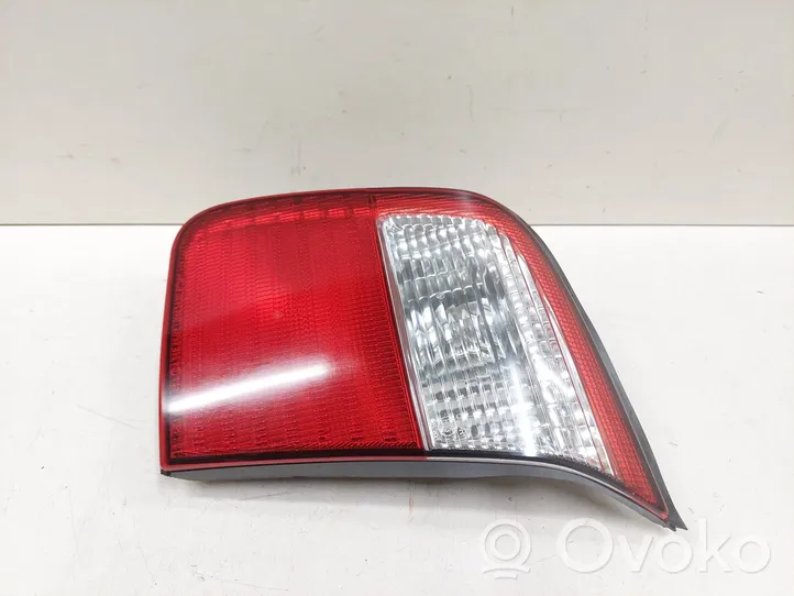 Subaru Forester SF Lampy tylnej klapy bagażnika 22620697