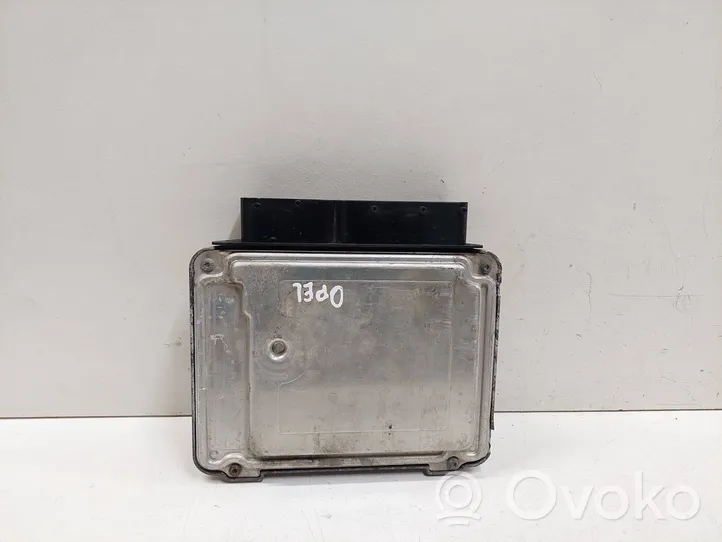 Opel Vectra C Engine control unit/module 55189630