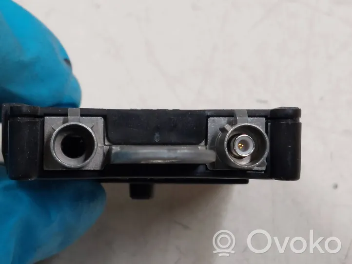 Mercedes-Benz R W251 Antennenverstärker Signalverstärker A1648201689