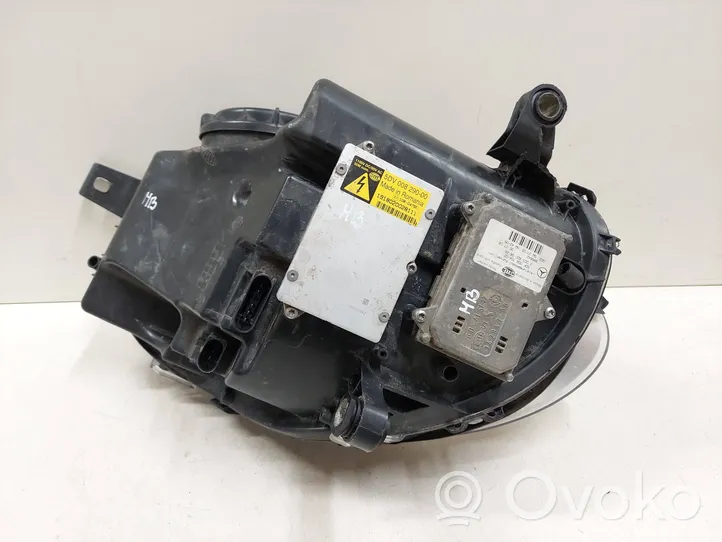 Mercedes-Benz R W251 Lampa przednia A2518260191