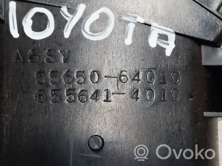 Toyota Corolla Verso E121 Kojelaudan sivutuuletussuuttimen kehys 6556414010