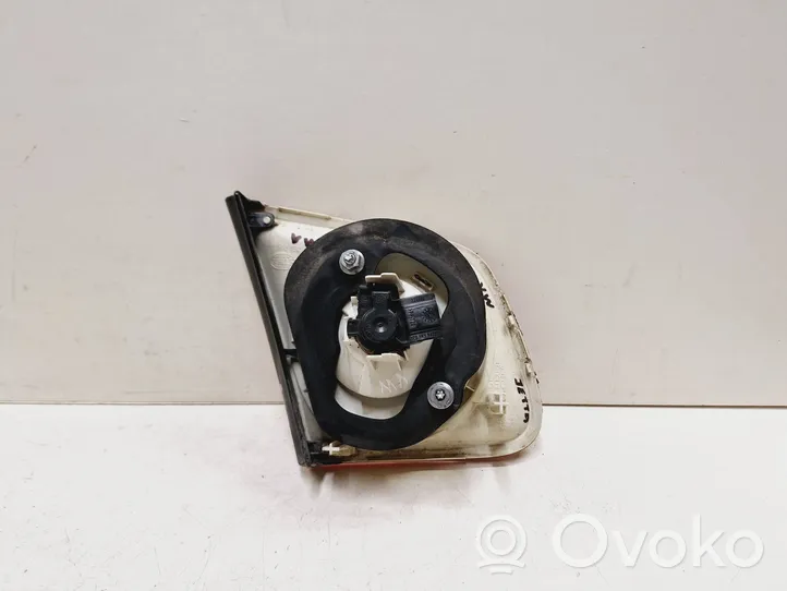 Volkswagen Jetta V Lampy tylnej klapy bagażnika 1K5945094