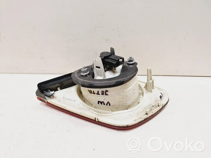 Volkswagen Jetta V Lampy tylnej klapy bagażnika 1K5945093