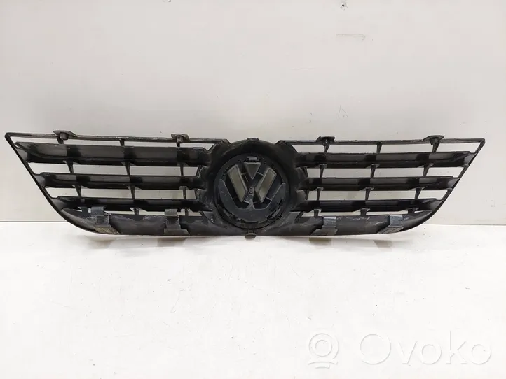 Volkswagen Polo IV 9N3 Etupuskurin ylempi jäähdytinsäleikkö 1T0853601