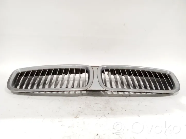 BMW 7 F01 F02 F03 F04 Grille de calandre avant 51137037727