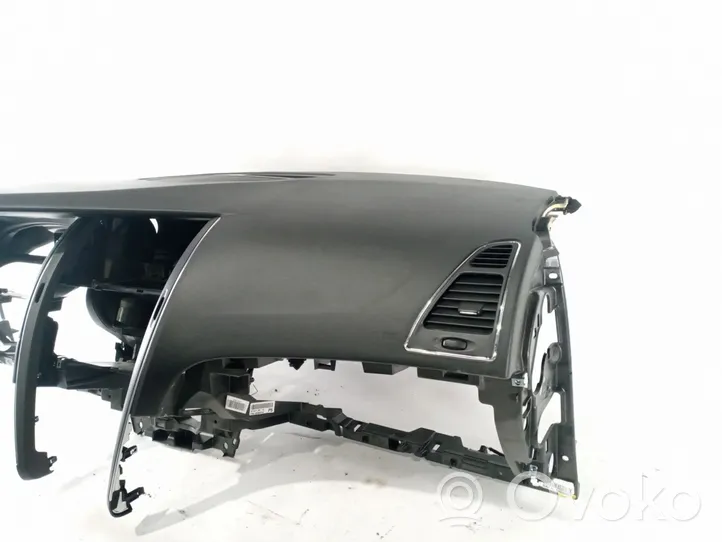 Renault Latitude (L70) Panel de instrumentos 681000072R