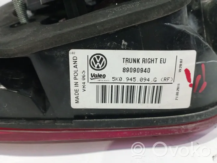Volkswagen Golf SportWagen Lampy tylnej klapy bagażnika 5K0945094