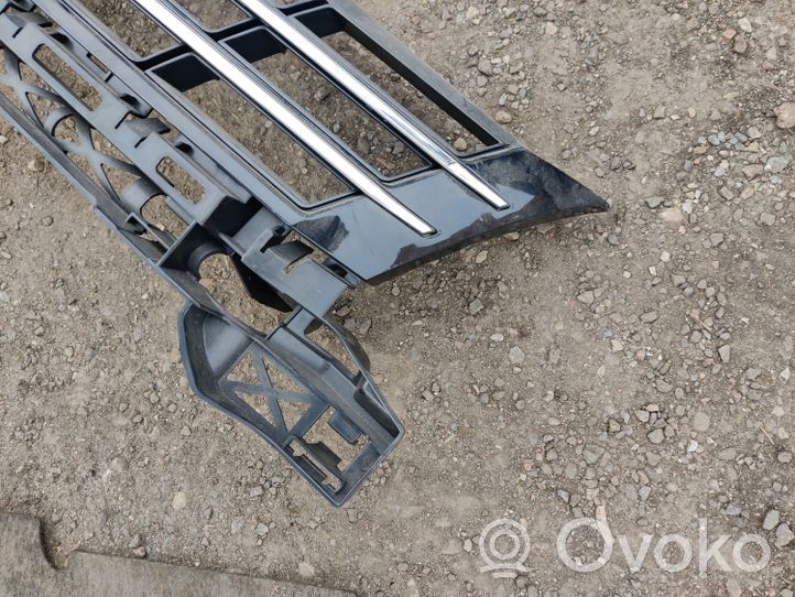 Volkswagen Touran II Front bumper upper radiator grill 