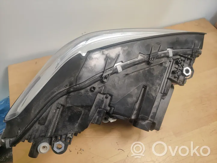 BMW X3 G01 Lampa przednia 746611905