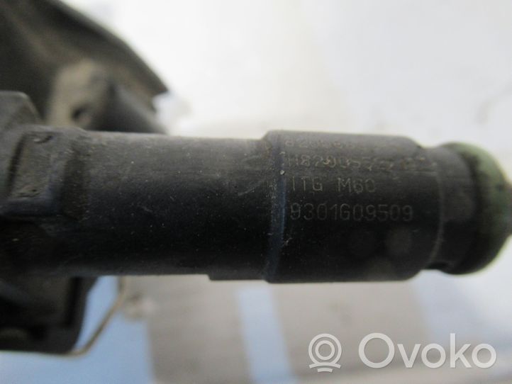 Renault Clio II Tuyau de conduite principale de carburant 7700273702