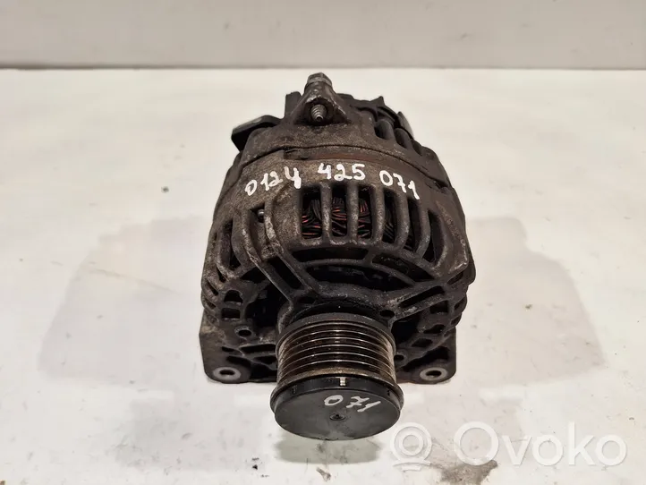 Renault Clio III Generatore/alternatore 0124425071