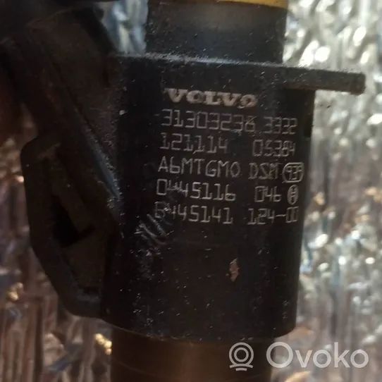 Volvo V60 Wtryskiwacz paliwa 31303238