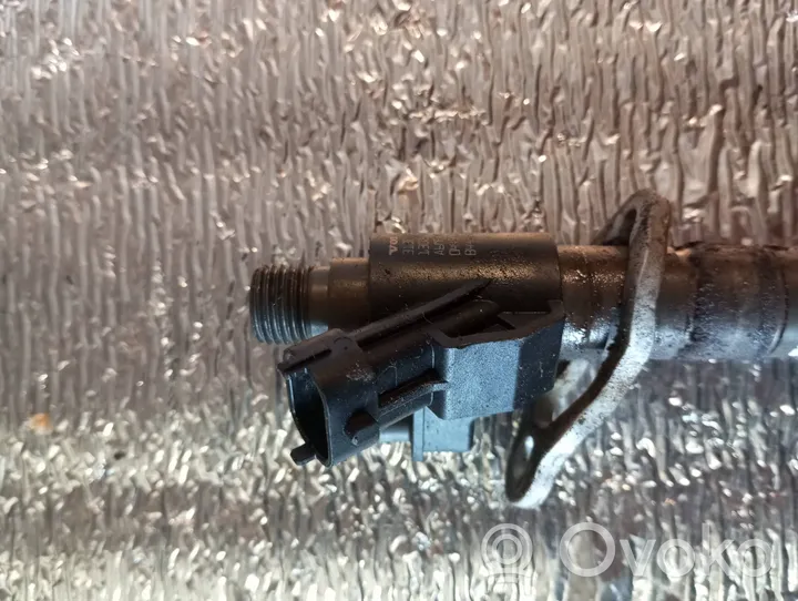 Volvo V70 Injecteur de carburant 31303238