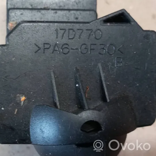 Volvo V50 Manetka / Przełącznik wycieraczek 17D770