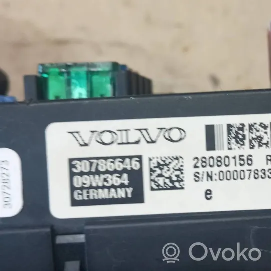 Volvo XC90 Ramka / Moduł bezpieczników 30786646