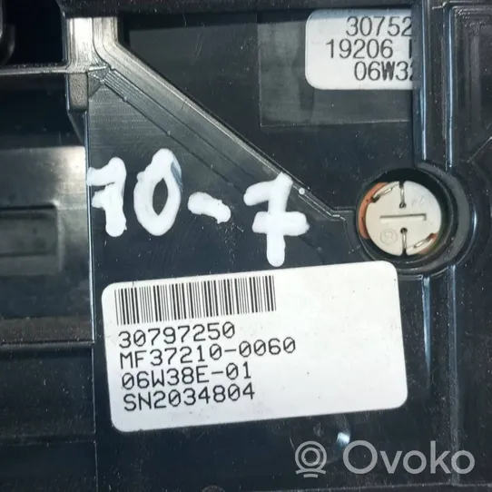 Volvo XC90 Unité principale radio / CD / DVD / GPS 30797250