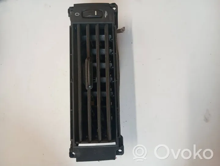 Volvo XC70 Griglia di ventilazione centrale cruscotto 30676293