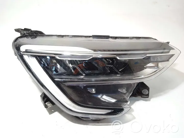 Renault Arkana Faro/fanale 260102483R