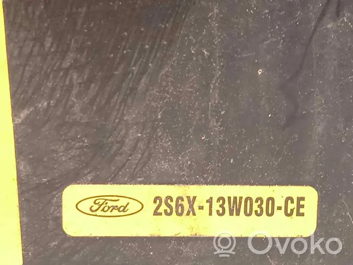 Ford Fiesta Etu-/Ajovalo 2S6X13W030CE
