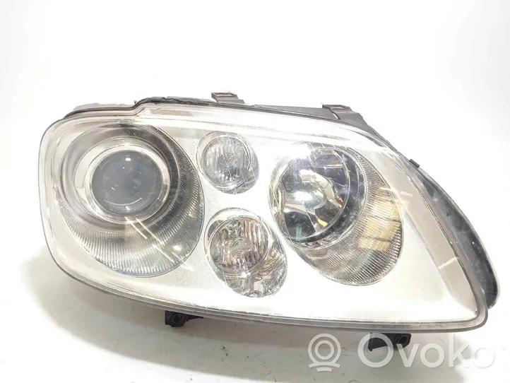 Volkswagen Touran I Lampa przednia 0301205274