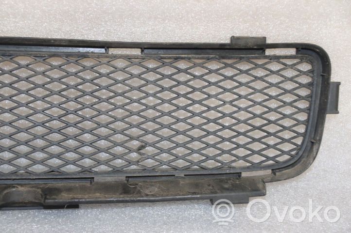 Lexus GS 300 350 430 450H Etupuskurin alempi jäähdytinsäleikkö 5311230230