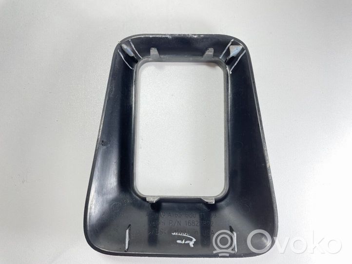 Mercedes-Benz ML W163 Rivestimento in plastica cornice della leva del cambio A1636801139