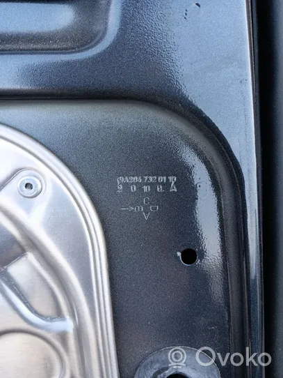 Mercedes-Benz C W204 Aizmugurējās durvis 2047320110