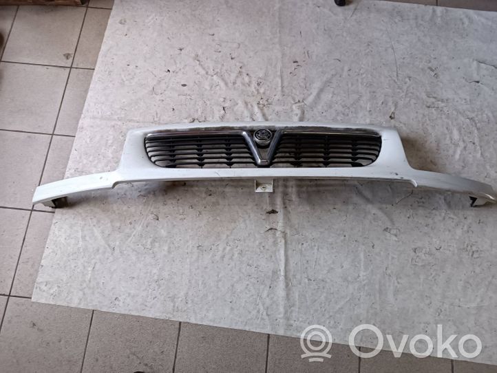 Opel Movano A Grotelės priekinės 7700352249