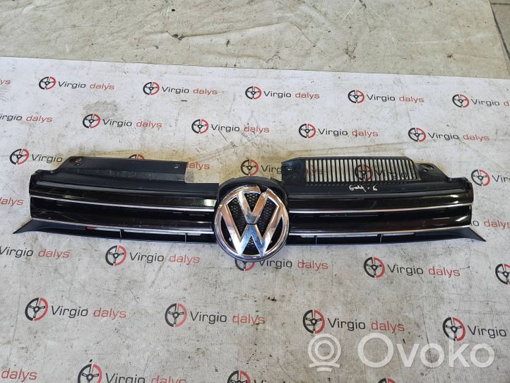 Volkswagen Golf VI Etupuskurin ylempi jäähdytinsäleikkö 1K9853651A