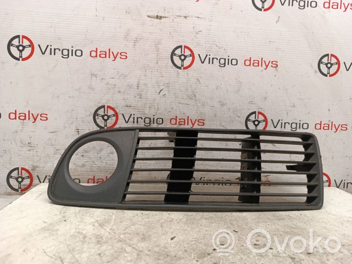 Audi A6 S6 C5 4B Grille inférieure de pare-chocs avant 4B0807681R