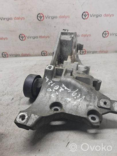 Volkswagen Tiguan Supporto del generatore/alternatore 03L903143Q