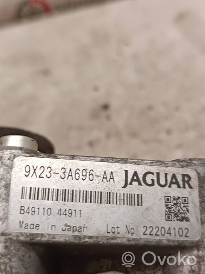 Jaguar XJ X351 Pompa del servosterzo 9X233A696AA
