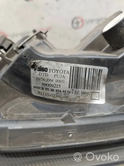 Toyota Corolla E120 E130 Lampa przednia 8111002380