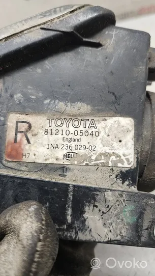 Toyota Avensis T220 Priešrūkinis žibintas priekyje 8121005040