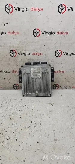 Renault Clio III Sterownik / Moduł ECU 8200909666