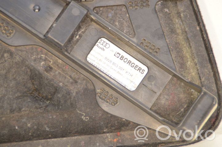 Audi A5 Boczek / Tapicerka / bagażnika 8W8863991