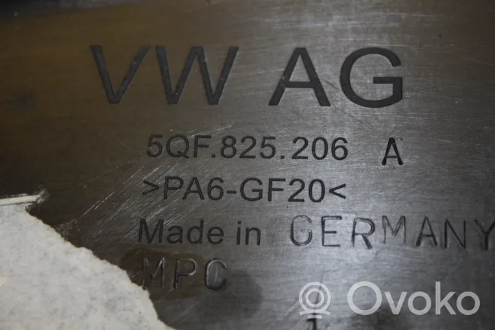 Volkswagen Golf VII Kita dugno detalė 5QF825206A