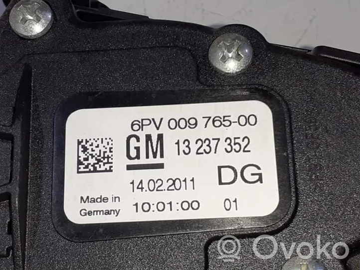 Ford Puma Pedał gazu / przyspieszenia 13237352