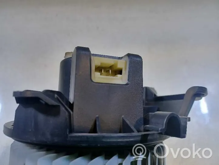 Opel Adam Pečiuko ventiliatorius/ putikas 13335075