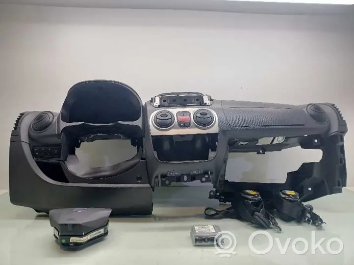 Fiat Qubo Turvatyynysarja 611134500B